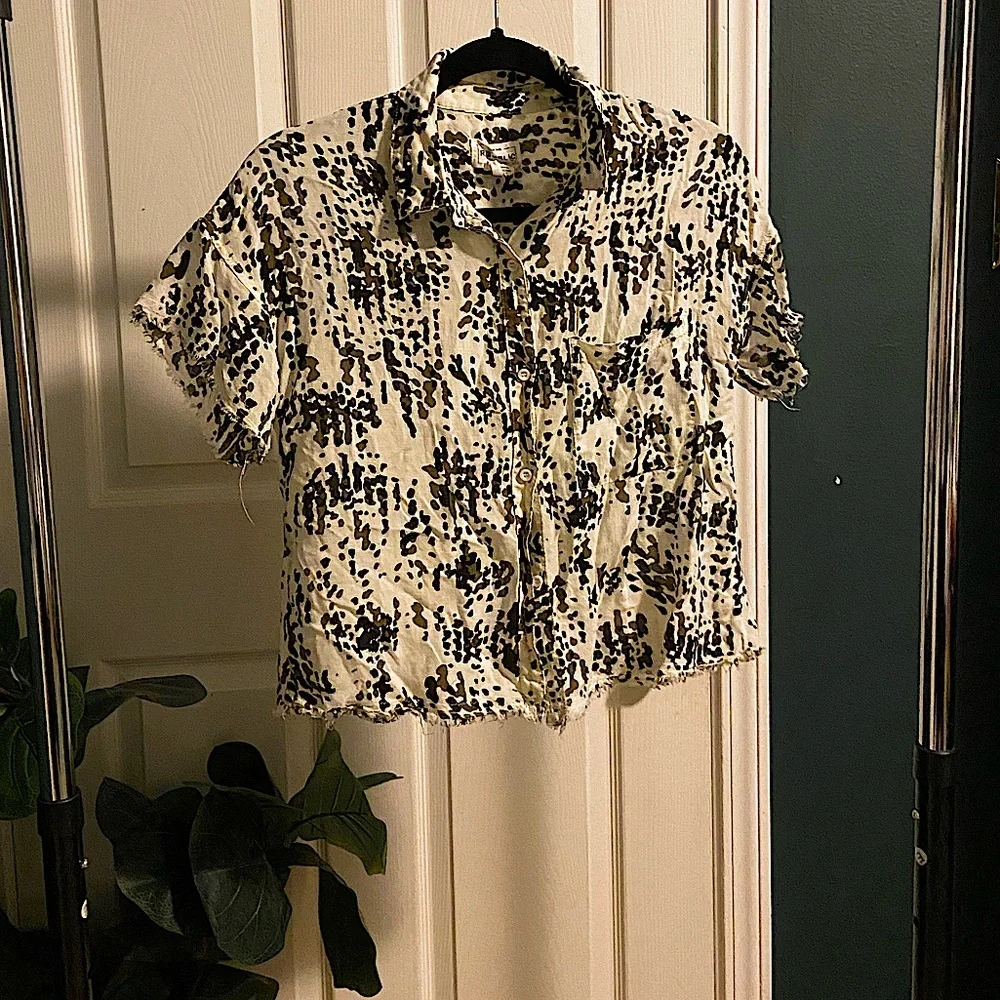 For the Republic White Button Down Blouse with Black and Brown Accents - Picture 1 of 4